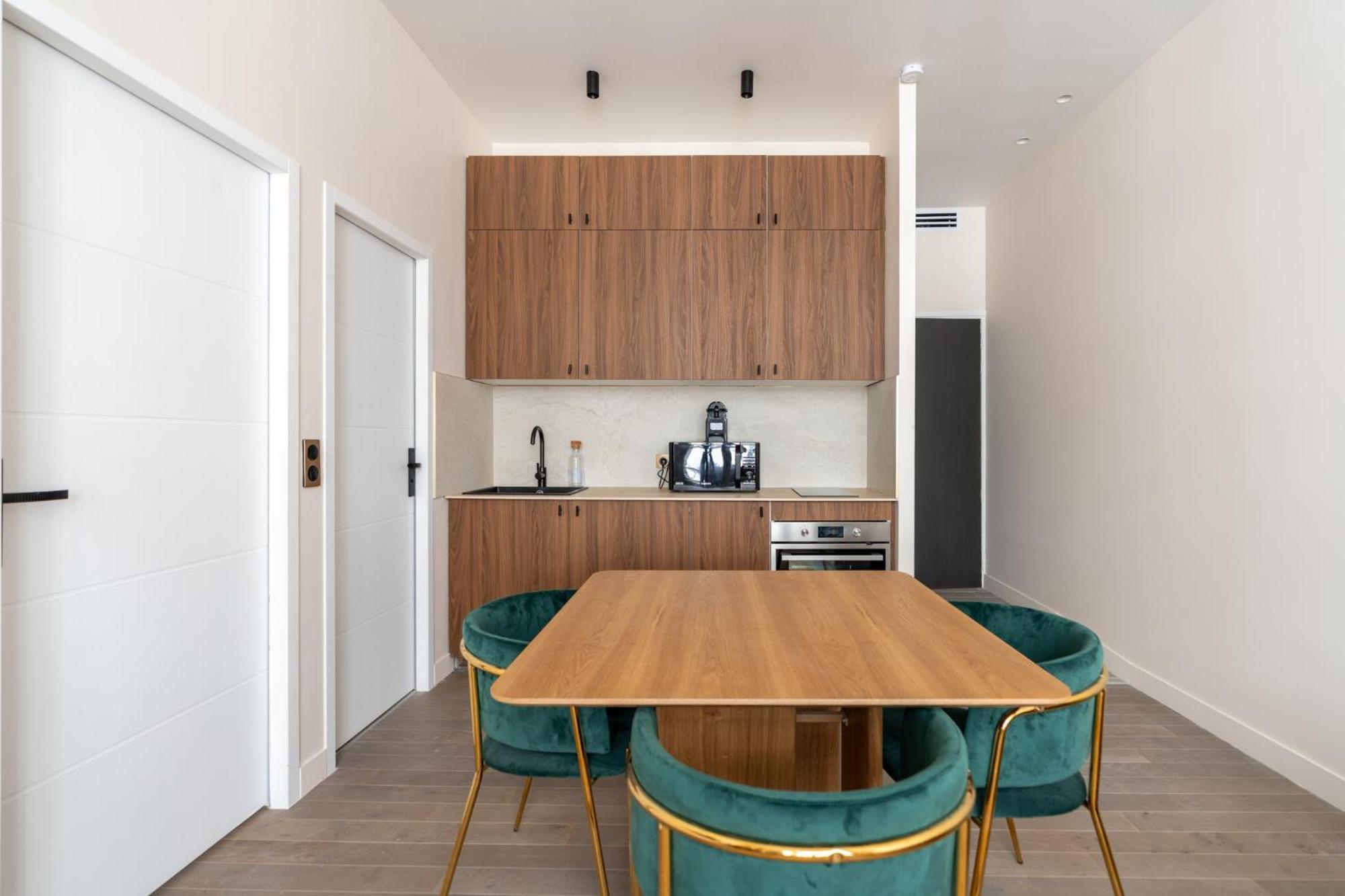 Apartment Chic Renovated 1bdr Near Bastille